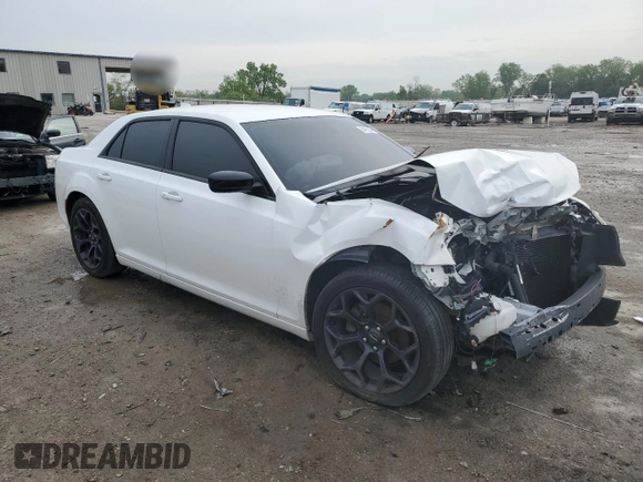 2019 Chrysler 300 Touring with VIN 2C3CCAAGXKH755469, listed as a Copart auction lot 54165345 with 0 mi miles and Clean Title. Bid and sale history available at carsss.com. Image 4.