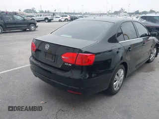 2013 Volkswagen Jetta SE с VIN 3VWDX7AJ2DM414183, выставлен на аукционе IAAI как лот 42489925 с пробегом 52 617 миль миль и . История ставок и продаж доступна на DreamBid. Изображение 4.