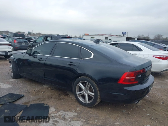 2018 Volvo S90 Momentum with VIN LVY982AK7JP025569, listed as a IAAI auction lot 41684964 with 102,815 mi miles. Bid and sale history available at carsss.com. Image 3.