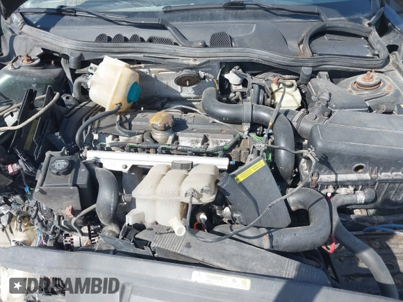1998 Volvo V70 GLT with VIN YV1LW5675W2420633, listed as a IAAI auction lot 42117111 with 92,644 mi miles and . Bid and sale history available at DreamBid. Image 10.