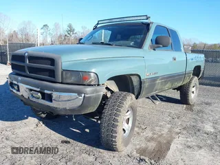 1999 Dodge 1500 z VIN 3B7HF13Z7XG118165, wystawiony jako IAAI lot #41385547 z przebiegiem Nie podano mil oraz . Historia ofert i sprzedaży dostępna na DreamBid. Obrazek 2.