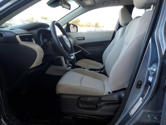 2025 Toyota Corolla Cross L с VIN 7MUAAAAG6SV126680, выставлен на аукционе Copart как лот 56318625 с пробегом 6 824 миль миль и Списание • Salvage title. История ставок и продаж доступна на DreamBid. Изображение 7.