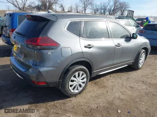 2019 Nissan Rogue SV with VIN 5N1AT2MV8KC780596, listed as a IAAI auction lot 41736630 with 82,776 mi miles. Bid and sale history available at carsss.com. Image 4.