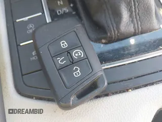2020 Volkswagen Jetta SEL z VIN 3VWE57BU2LM093697, wystawiony jako IAAI lot #40437984 z przebiegiem 76 803 mil mil oraz . Historia ofert i sprzedaży dostępna na DreamBid. Obrazek 11.