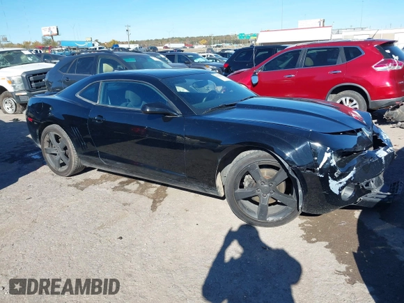 2011 Chevrolet Camaro 1LT z VIN 2G1FB1ED0B9195699, wystawiony jako IAAI lot #40918417 z przebiegiem 105 843 mil mil oraz . Historia ofert i sprzedaży dostępna na DreamBid. Obrazek 13.