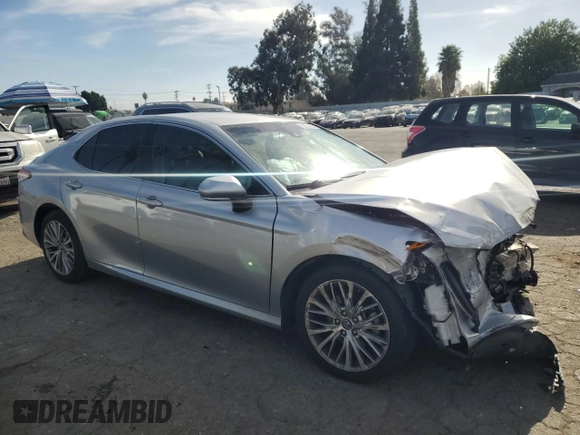 2018 Toyota Camry LE with VIN 4T1B11HK4JU062623, listed as a Copart auction lot 84542804 with 87,281 mi miles and Clean title. Bid and sale history available at DreamBid. Image 4.
