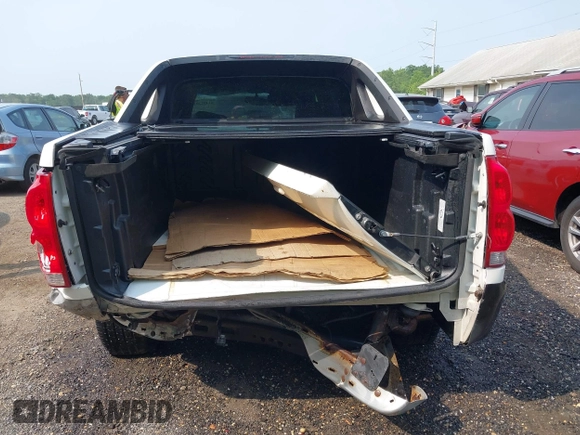 2003 Chevrolet Avalanche with VIN 3GNEC13T93G320904, listed as a IAAI auction lot 42402192 with 140,728 mi miles and . Bid and sale history available at DreamBid. Image 16.