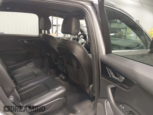 2017 Audi Q7 Premium Plus with VIN WA1LAAF73HD026692, listed as a IAAI auction lot 41938847 with 159,257 mi miles. Bid and sale history available at carsss.com. Image 8.