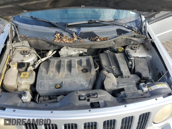 2007 Jeep Patriot Sport with VIN 1J8FT28W57D272626, listed as a Copart auction lot 84927144 with 287,688 mi miles and Salvage Title. Bid and sale history available at DreamBid. Image 13.