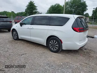 2024 Chrysler Pacifica Hybrid Select z VIN 2C4RC1S75RR103836, wystawiony jako IAAI lot #42293507 z przebiegiem 41 774 mil mil oraz . Historia ofert i sprzedaży dostępna na DreamBid. Obrazek 3.