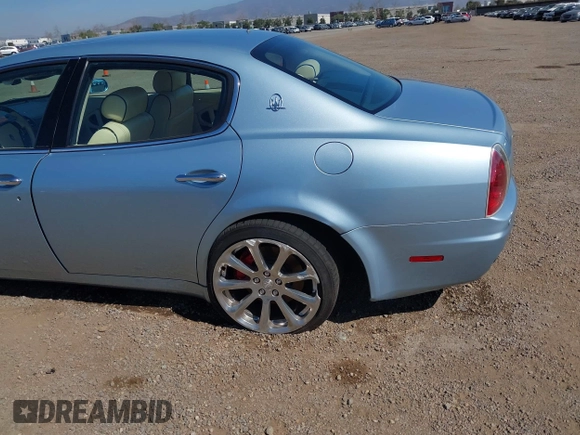 2007 Maserati Quattroporte with VIN ZAMFE39A670030778, listed as a IAAI auction lot 41670238 with 89,404 mi miles. Bid and sale history available at carsss.com. Image 6.