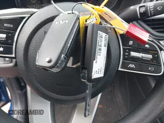2023 Kia Forte LXS z VIN 3KPF24AD1PE602579, wystawiony jako IAAI lot #41760080 z przebiegiem 28 424 mil mil oraz . Historia ofert i sprzedaży dostępna na DreamBid. Obrazek 11.