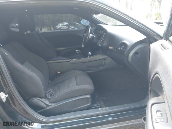 2015 Dodge Challenger R/T with VIN 2C3CDZAT6FH758979, listed as a IAAI auction lot 40291488 with 152,236 mi miles. Bid and sale history available at carsss.com. Image 5.