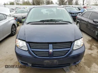 2005 Dodge Caravan SE z VIN 1D4GP24R65B225570, wystawiony jako Copart lot #87389614 z przebiegiem 61 392 mil mil oraz Szkoda całkowita • Salvage title. Historia ofert i sprzedaży dostępna na DreamBid. Obrazek 5.