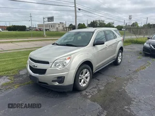 2014 Chevrolet Equinox LS z VIN 2GNALAEK1E6360024, wystawiony jako IAAI lot #42330732 z przebiegiem 121 614 mil mil oraz . Historia ofert i sprzedaży dostępna na DreamBid. Obrazek 2.