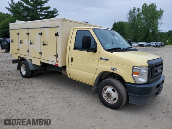 2021 Ford Econoline Cargo with VIN 1FDXE4FN2MDC34418, listed as a Copart auction lot 62347935 with 88,788 mi miles and Clean title. Bid and sale history available at DreamBid. Image 4.
