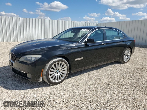 2009 BMW 7 Series 750Li z VIN WBAKB83559CY60221, wystawiony jako Copart lot #46941725 z przebiegiem 109 669 mil mil oraz Czysty tytuł • Clean title. Historia ofert i sprzedaży dostępna na DreamBid. Obrazek 1.