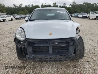 2017 Porsche Cayenne with VIN WP1AA2A23HKA81295, listed as a Copart auction lot 55339855 with 112,403 mi miles and Salvage title. Bid and sale history available at DreamBid. Image 5.