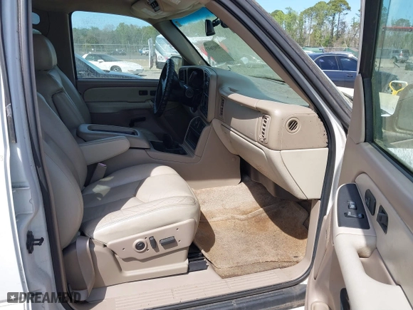 2003 Chevrolet Tahoe LS with VIN 1GNEC13ZX3R281468, listed as a IAAI auction lot 41911693 with 149,387 mi miles. Bid and sale history available at carsss.com. Image 5.