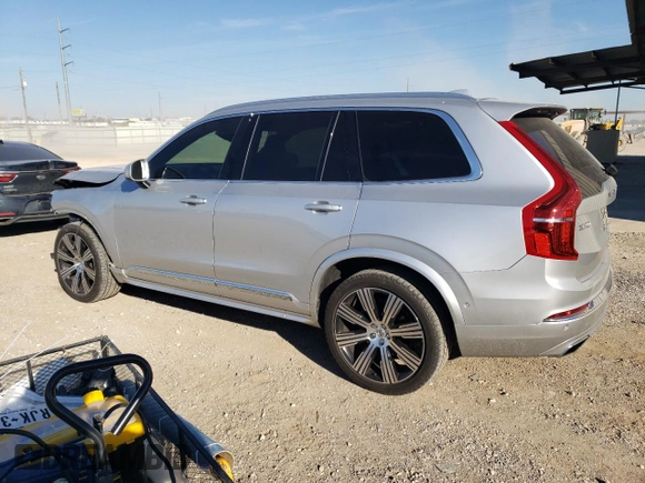 2020 Volvo XC90 Inscription with VIN YV4A22PL3L1588742, listed as a Copart auction lot 82174644 with 85,185 mi miles and Salvage Title. Bid and sale history available at carsss.com. Image 2.