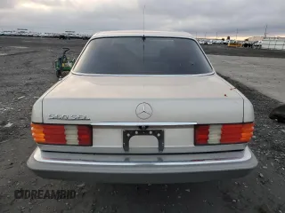 1986 Mercedes-Benz 560 with VIN WDBCA39DXGA239219, listed as a Copart auction lot 82033964 with 181,031 mi miles and Clean Title. Bid and sale history available at DreamBid. Image 6.
