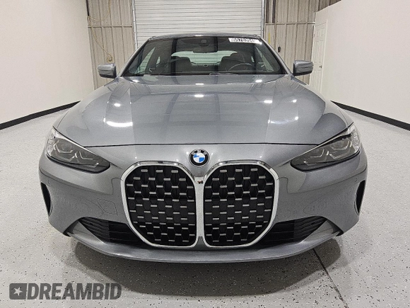 2024 BMW 4 Series 430i z VIN WBA53AP01RCR82185, wystawiony jako Copart lot #55703945 z przebiegiem 24 906 mil mil oraz Czysty tytuł • Clean title. Historia ofert i sprzedaży dostępna na DreamBid. Obrazek 5.