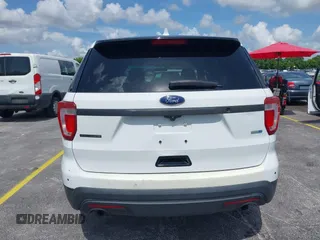2017 Ford Police Interceptor Utility с VIN 1FM5K8AR5HGA35899, выставлен на аукционе IAAI как лот 42379334 с пробегом 207 272 миль миль и . История ставок и продаж доступна на DreamBid. Изображение 16.