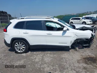 2017 Jeep Cherokee Limited с VIN 1C4PJMDS6HW506438, выставлен на аукционе IAAI как лот 42492335 с пробегом Не указан миль и . История ставок и продаж доступна на DreamBid. Изображение 13.