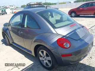 2006 Volkswagen Beetle с VIN 3VWPW31C96M411004, выставлен на аукционе IAAI как лот 42551011 с пробегом 95 514 миль миль и . История ставок и продаж доступна на DreamBid. Изображение 3.