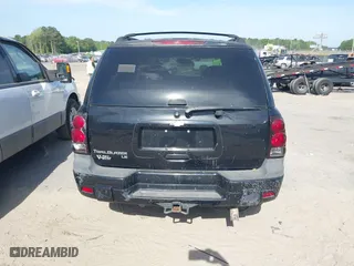 2007 Chevrolet TrailBlazer LS with VIN 1GNDS13S672255756, listed as a IAAI auction lot 42080597 with 194,335 mi miles. Bid and sale history available at carsss.com. Image 16.