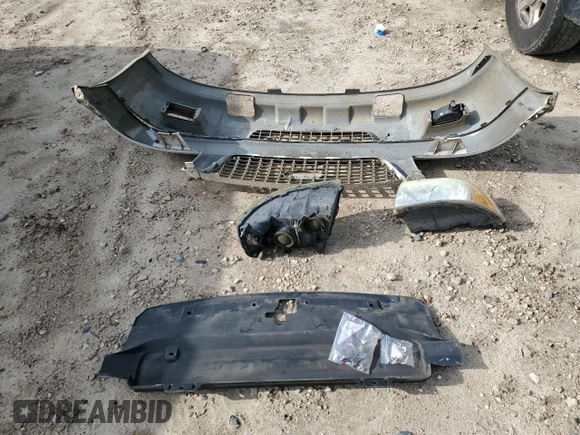 2005 Ford Expedition Eddie Bauer z VIN 1FMPU17525LA02246, wystawiony jako Copart lot #59372255 z przebiegiem 264 839 mil mil oraz Szkoda całkowita • Salvage title. Historia ofert i sprzedaży dostępna na DreamBid. Obrazek 13.