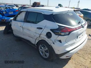 2024 Nissan Kicks S with VIN 3N1CP5BV6RL482829, listed as a IAAI auction lot 42032997 with 22,048 mi miles. Bid and sale history available at carsss.com. Image 3.