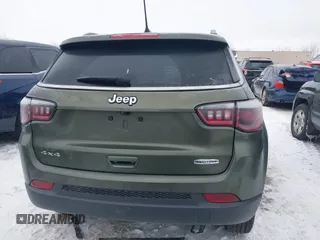 2018 Jeep Compass Altitude with VIN 3C4NJDBB1JT479462, listed as a IAAI auction lot 41276119 with 58,895 mi miles and . Bid and sale history available at carsss.com. Image 16.
