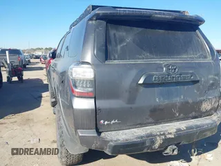 2019 Toyota 4Runner SR5 с VIN JTEBU5JR4K5672331, выставлен на аукционе IAAI как лот 41406698 с пробегом 81 623 миль миль и . История ставок и продаж доступна на DreamBid. Изображение 3.