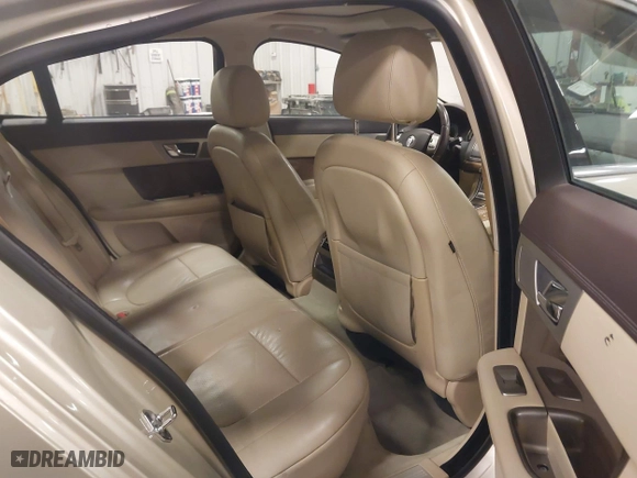 2009 Jaguar XF Premium Luxury with VIN SAJWA06B69HR04791, listed as a IAAI auction lot 41859289 with 97,647 mi miles. Bid and sale history available at carsss.com. Image 8.