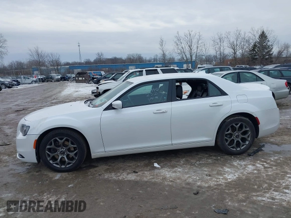2016 Chrysler 300 300S with VIN 2C3CCAGG2GH261802, listed as a IAAI auction lot 41547415 with 77,046 mi miles. Bid and sale history available at carsss.com. Image 13.