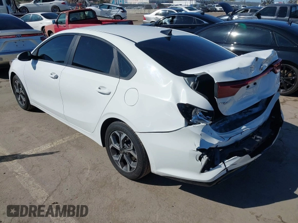 2021 Kia Forte LXS z VIN 3KPF24AD3ME283990, wystawiony jako IAAI lot #41839394 z przebiegiem 66 197 mil mil oraz . Historia ofert i sprzedaży dostępna na DreamBid. Obrazek 3.