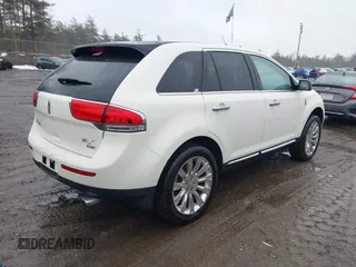 2013 Lincoln MKX with VIN 2LMDJ8JK8DBL23732, listed as a IAAI auction lot 41670920 with 103,782 mi miles. Bid and sale history available at carsss.com. Image 4.