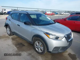 2020 Nissan Kicks S z VIN 3N1CP5BVXLL537158, wystawiony jako IAAI lot #41725420 z przebiegiem 78 232 mil mil oraz . Historia ofert i sprzedaży dostępna na DreamBid. Obrazek 1.