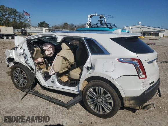 2018 Cadillac XT5 Premium Luxury FWD z VIN 1GYKNERS6JZ224490, wystawiony jako Copart lot #48401595 z przebiegiem Nie podano mil oraz Szkody całkowita. Historia ofert i sprzedaży dostępna na DreamBid. Obrazek 2.