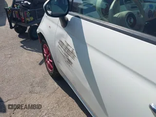 2015 FIAT 500 Pop z VIN 3C3CFFAR8FT500337, wystawiony jako IAAI lot #40331078 z przebiegiem Nie podano mil oraz . Historia ofert i sprzedaży dostępna na DreamBid. Obrazek 6.