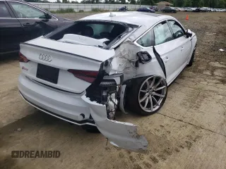 2019 Audi RS 5 Sportback z VIN WUABWCF54KA903957, wystawiony jako Copart lot #49552262 z przebiegiem Nie podano mil oraz . Historia ofert i sprzedaży dostępna na DreamBid. Obrazek 4.