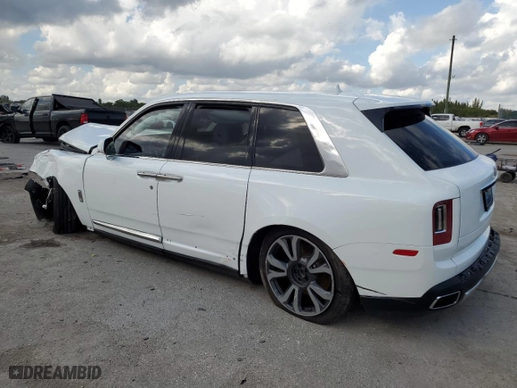 2022 Rolls-Royce Cullinan with VIN SLATV4C09NU210833, listed as a Copart auction lot 86283314 with 6,301 mi miles and Non Repairable. Bid and sale history available at carsss.com. Image 2.