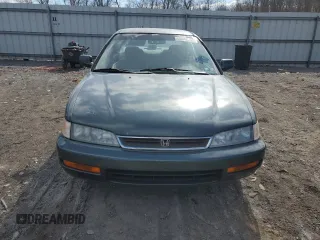 1996 Honda Accord Value with VIN 1HGCD5699TA207734, listed as a Copart auction lot 45049365 with 269,491 mi miles and Salvage Title. Bid and sale history available at DreamBid. Image 5.