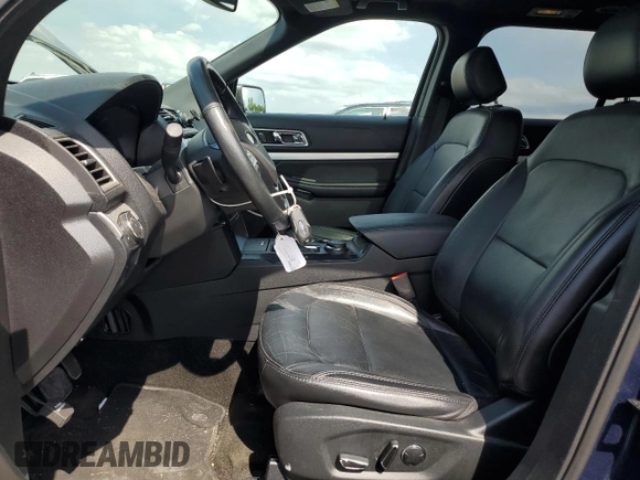 2017 Ford Explorer XLT z VIN 1FM5K8D81HGD02295, wystawiony jako Copart lot #62638805 z przebiegiem 83 614 mil mil oraz Czysty tytuł • Clean title. Historia ofert i sprzedaży dostępna na DreamBid. Obrazek 7.