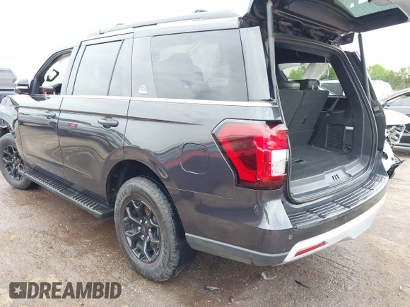2022 Ford Expedition Timberline z VIN 1FMJU1RT5NEA03879, wystawiony jako IAAI lot #42065818 z przebiegiem 147 828 mil mil oraz . Historia ofert i sprzedaży dostępna na DreamBid. Obrazek 3.