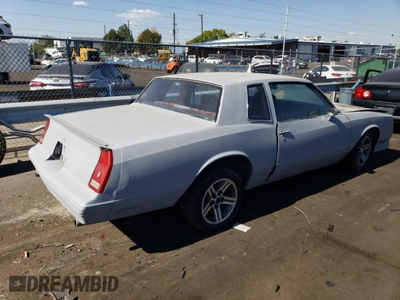 1981 Chevrolet Monte Carlo z VIN 1G1AZ37J9BK431804, wystawiony jako Copart lot #76023804 z przebiegiem 68 941 mil mil oraz Tytuł czysty. Historia ofert i sprzedaży dostępna na DreamBid. Obrazek 3.