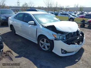 2014 Toyota Camry L with VIN 4T1BF1FK6EU446445, listed as a IAAI auction lot 41941091 with 114,884 mi miles. Bid and sale history available at carsss.com. Image 1.