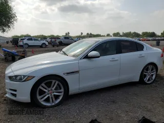 2017 Jaguar XE 35t Premium z VIN SAJAD4BV2HA976586, wystawiony jako Copart lot #56124855 z przebiegiem 57 165 mil mil oraz Szkoda całkowita • Salvage title. Historia ofert i sprzedaży dostępna na DreamBid. Obrazek 1.