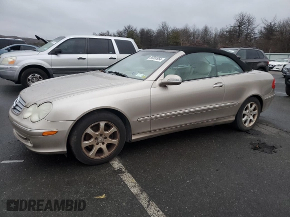 2004 Mercedes-Benz CLK 320 z VIN WDBTK65G24T009947, wystawiony jako Copart lot #85880954 z przebiegiem 64 922 mil mil oraz Tytuł czysty. Historia ofert i sprzedaży dostępna na DreamBid. Obrazek 1.